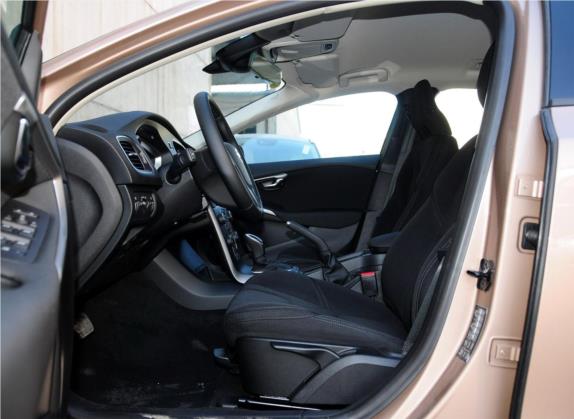 沃尔沃V40 2014款 2.0T 智尚版 车厢座椅   前排空间