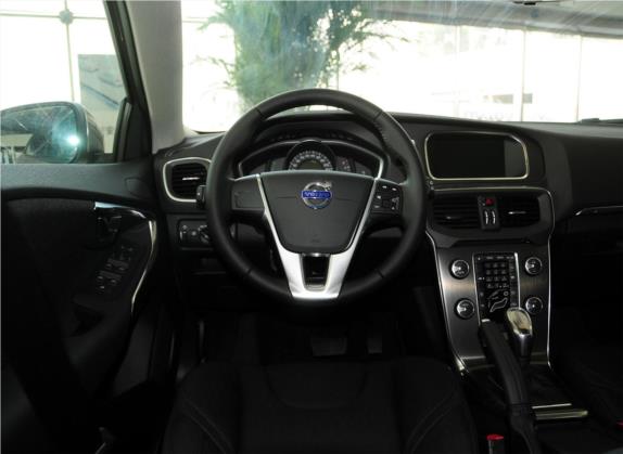 沃尔沃V40 2014款 2.0T 智逸版 中控类   驾驶位