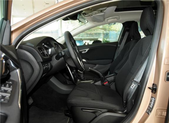 沃尔沃V40 2014款 2.0T 智逸版 车厢座椅   前排空间
