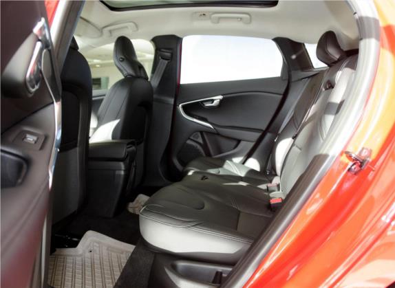 沃尔沃V40 2014款 T5 智尊版 车厢座椅   后排空间