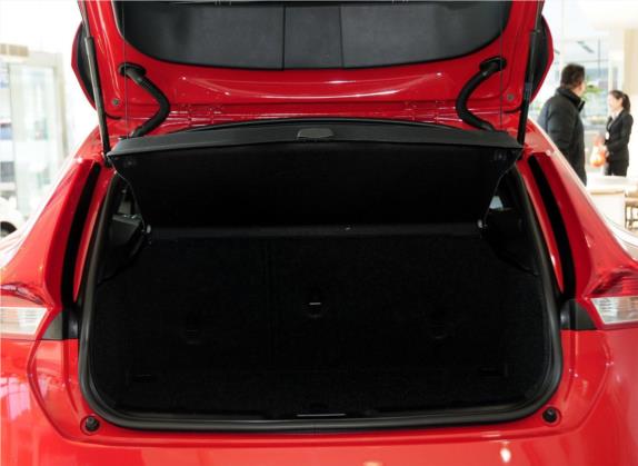 沃尔沃V40 2014款 T5 智尊版 车厢座椅   后备厢