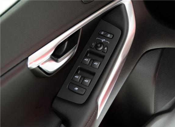 沃尔沃V40 2014款 T5 智尊版 车厢座椅   门窗控制