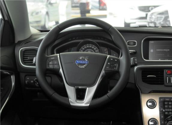 沃尔沃V40 2014款 Cross Country 2.0T 智逸版 中控类   驾驶位