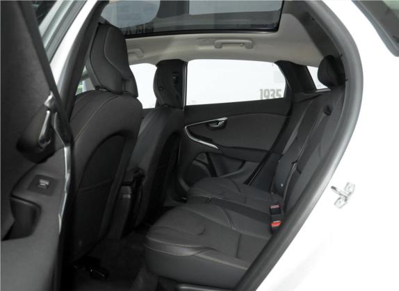 沃尔沃V40 2014款 Cross Country 2.0T 智逸版 车厢座椅   后排空间
