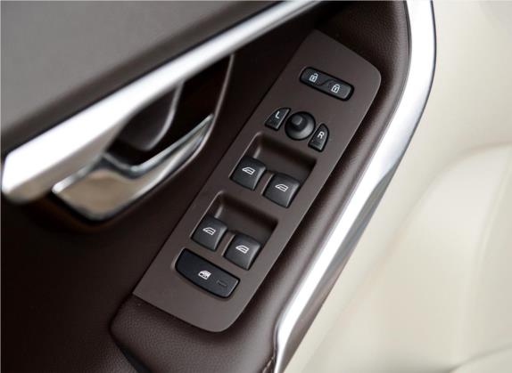 沃尔沃V40 2015款 1.6T 智逸版 车厢座椅   门窗控制