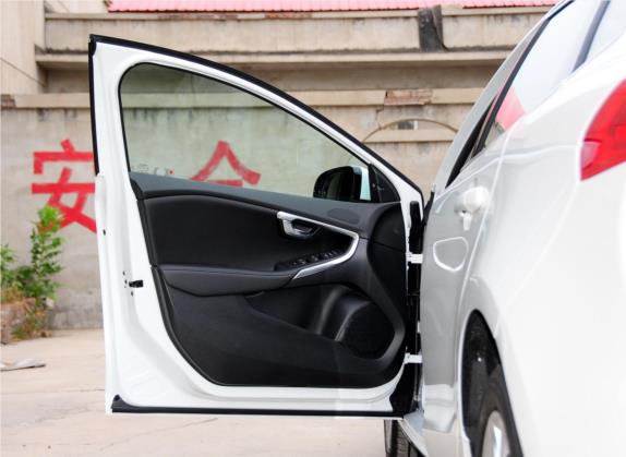 沃尔沃V40 2015款 1.6T 智雅版 车厢座椅   前门板