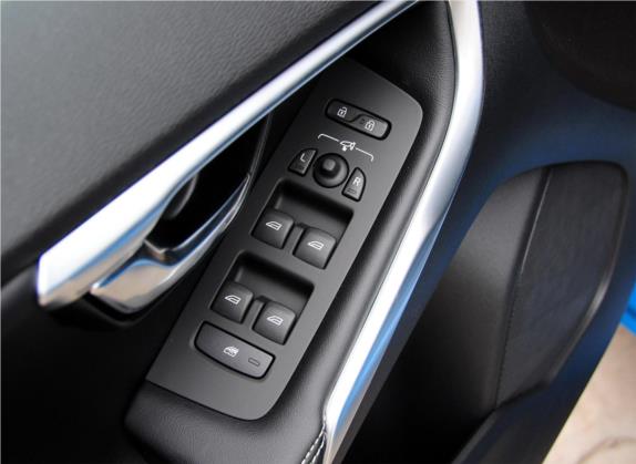 沃尔沃V40 2015款 1.6T 智雅个性运动版 车厢座椅   门窗控制