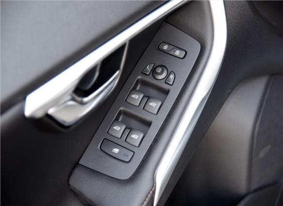 沃尔沃V40 2015款 Cross Country 2.0T 智逸版 车厢座椅   门窗控制