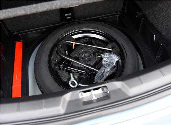 沃尔沃V40 2015款 Cross Country T5 AWD 智雅版 其他细节类   备胎