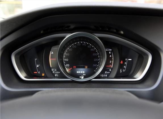 沃尔沃V40 2015款 Cross Country T5 AWD 智雅版 中控类   仪表盘