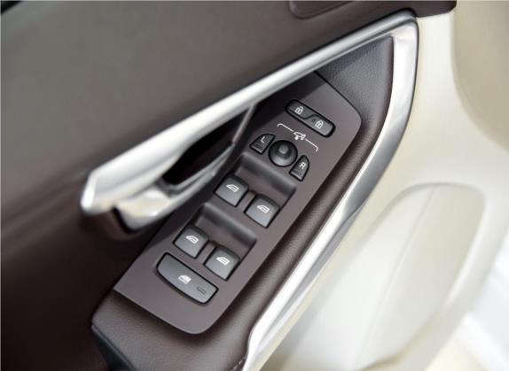 沃尔沃V40 2016款 T3 智逸版 车厢座椅   门窗控制