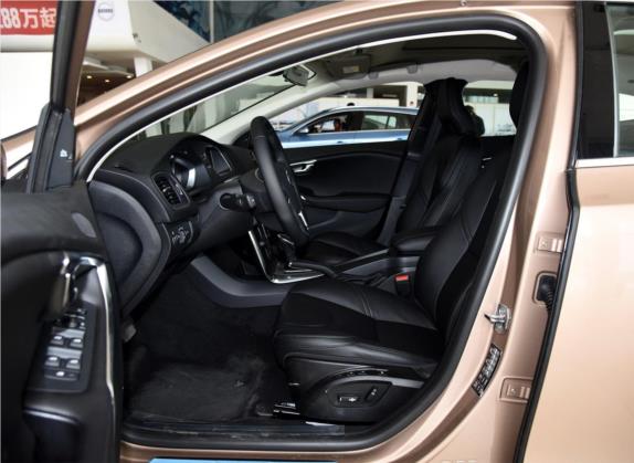 沃尔沃V40 2016款 T3 智雅版 车厢座椅   前排空间