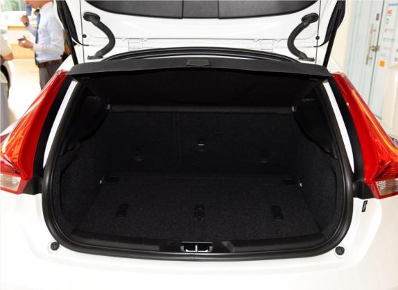 沃尔沃V40 2017款 T3 智尚版 车厢座椅   后备厢