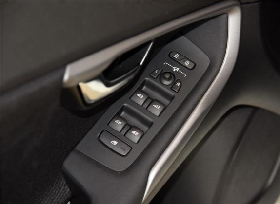 沃尔沃V40 2017款 T3 智尚版 车厢座椅   门窗控制