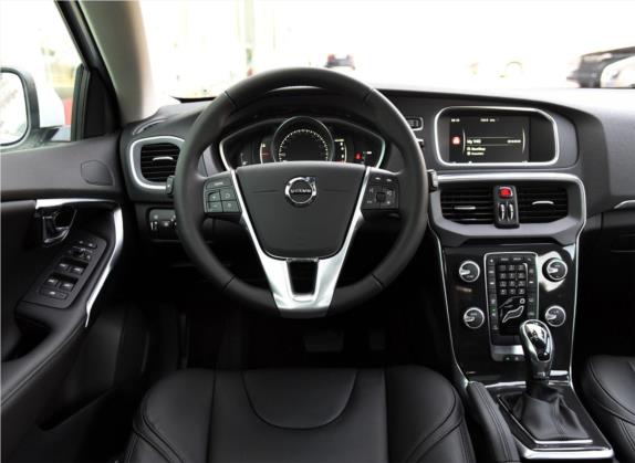 沃尔沃V40 2017款 T3 智逸版 中控类   驾驶位