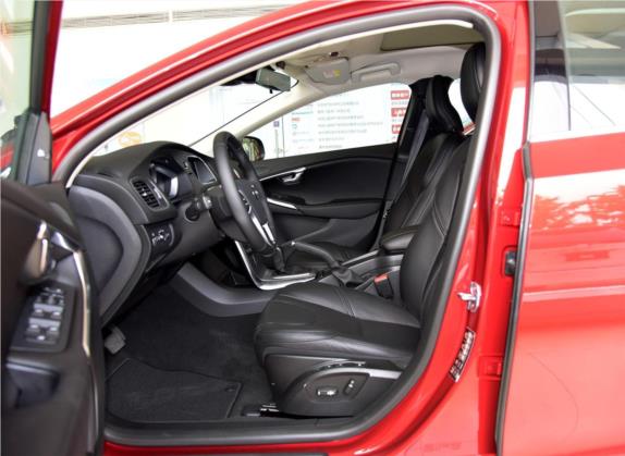 沃尔沃V40 2017款 T3 智雅版 车厢座椅   前排空间