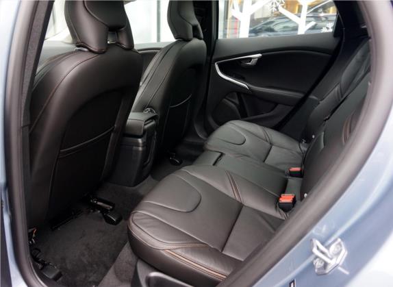 沃尔沃V40 2017款 Cross Country T5 AWD 智雅版 车厢座椅   后排空间
