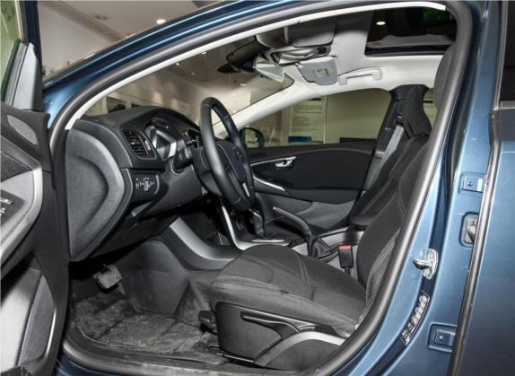 沃尔沃V40 2018款 T3 智尚版 车厢座椅   前排空间