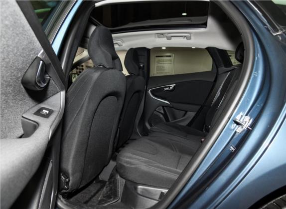 沃尔沃V40 2018款 T3 智尚版 车厢座椅   后排空间