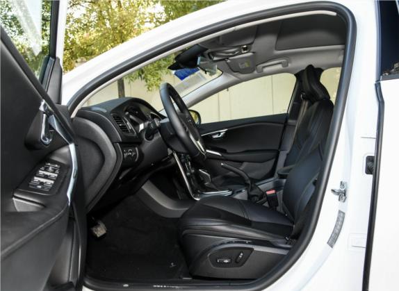 沃尔沃V40 2018款 T3 智逸版 车厢座椅   前排空间