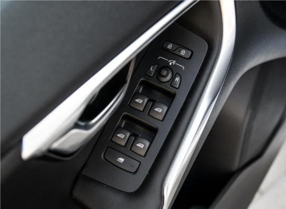 沃尔沃V40 2018款 T3 智逸版 车厢座椅   门窗控制