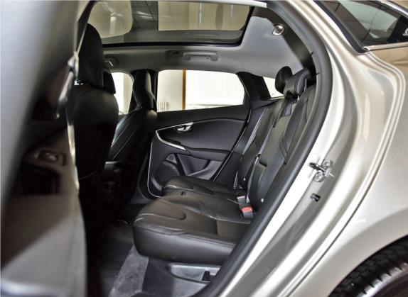 沃尔沃V40 2018款 T3 智雅版 车厢座椅   后排空间