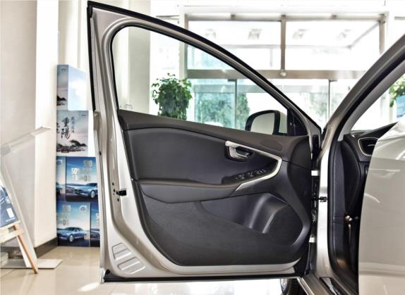 沃尔沃V40 2018款 T3 智雅版 车厢座椅   前门板