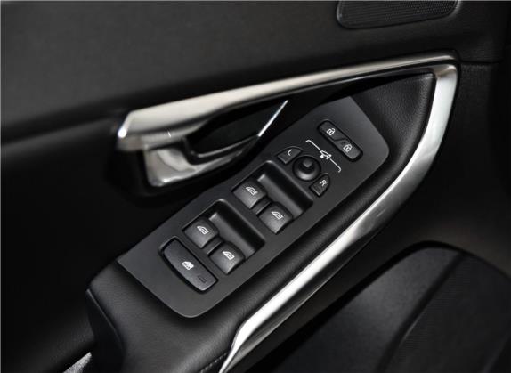 沃尔沃V40 2018款 T3 智雅版 车厢座椅   门窗控制