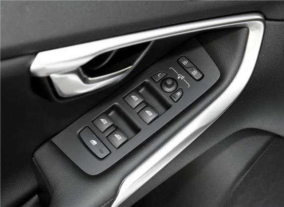 沃尔沃V40 2018款 T4 智雅版 车厢座椅   门窗控制