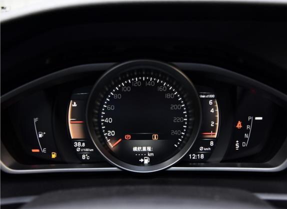 沃尔沃V40 2018款 Cross Country T5 AWD 智雅版 中控类   仪表盘