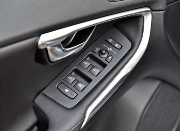 沃尔沃V40 2018款 Cross Country T5 AWD 智雅版 车厢座椅   门窗控制