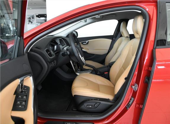 沃尔沃V40 2019款 T3 智逸版 车厢座椅   前排空间