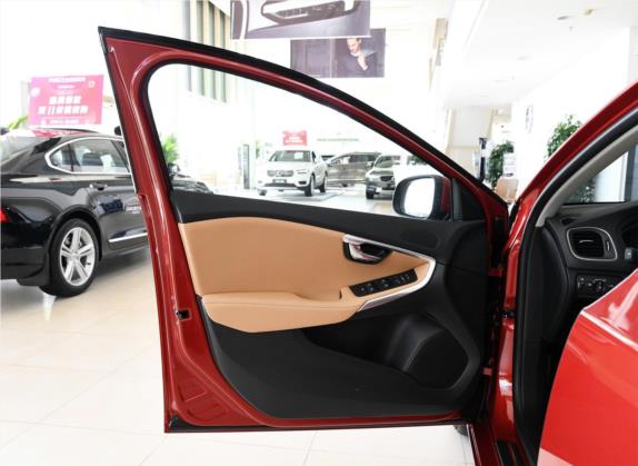 沃尔沃V40 2019款 T3 智逸版 车厢座椅   前门板