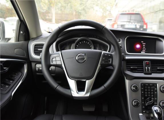 沃尔沃V40 2019款 T3 智雅版 中控类   驾驶位