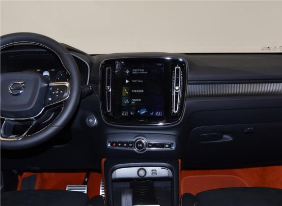 沃尔沃XC40(进口) 2019款 T5 四驱运动日暮水晶白限定版 中控类   中控台