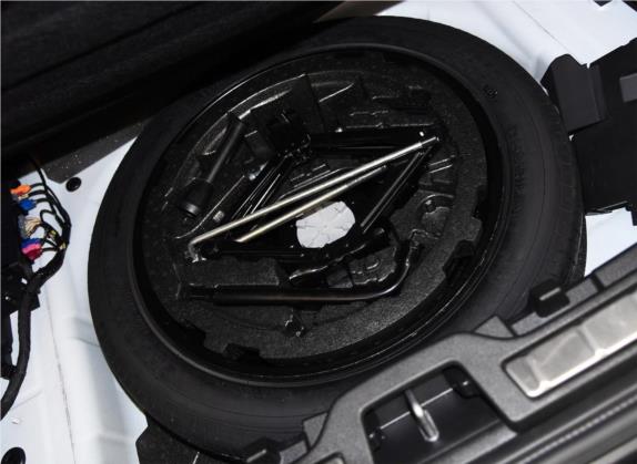 沃尔沃XC40(进口) 2019款 T5 四驱运动日暮水晶白限定版 其他细节类   备胎