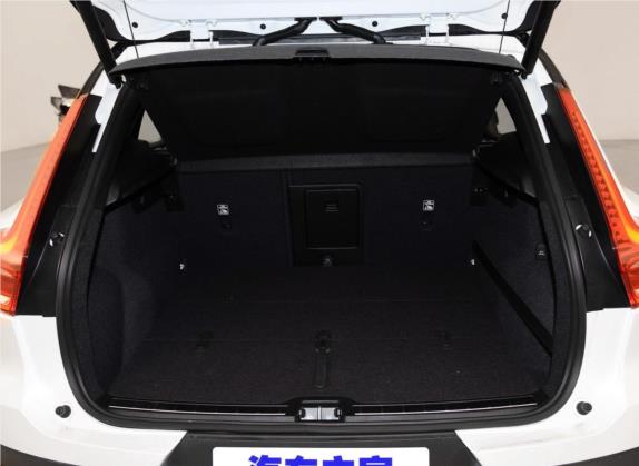 沃尔沃XC40(进口) 2019款 T5 四驱运动日暮水晶白限定版 车厢座椅   后备厢