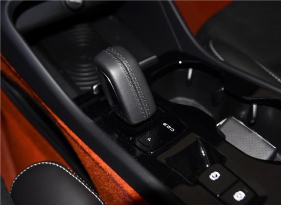 沃尔沃XC40(进口) 2019款 T5 四驱运动日暮水晶白限定版 中控类   挡把