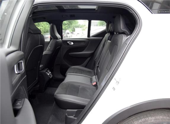 沃尔沃XC40(进口) 2019款 T5 四驱运动日暮水晶白 车厢座椅   后排空间