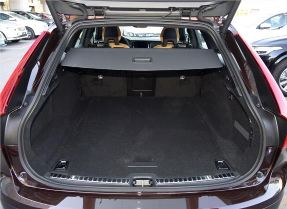 沃尔沃V90 2017款 Cross Country T5 AWD 智尊版 车厢座椅   后备厢