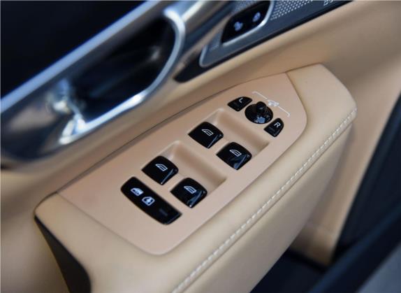 沃尔沃V90 2017款 Cross Country T5 AWD 智尊版 车厢座椅   门窗控制