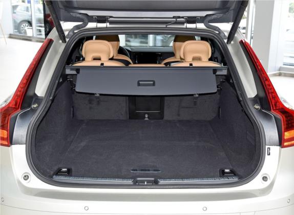沃尔沃V90 2019款 Cross Country T5 AWD 智远版 国V 车厢座椅   后备厢