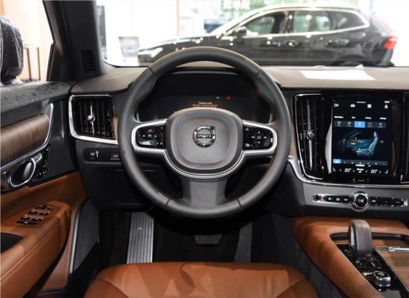 沃尔沃V90 2022款 Cross Country B5 AWD 智远版 中控类   驾驶位