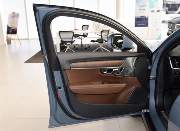 沃尔沃V90 2022款 Cross Country B5 AWD 智尊版 车厢座椅   前门板
