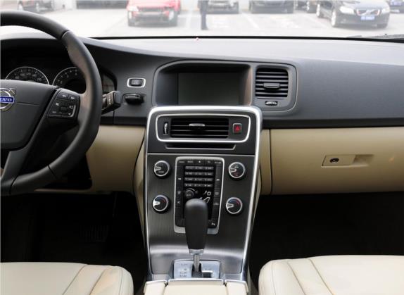 沃尔沃S60(进口) 2011款 2.0T 舒适版 中控类   中控台