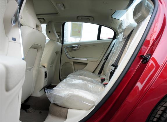 沃尔沃S60(进口) 2011款 2.0T 舒适版 车厢座椅   后排空间