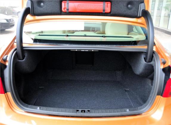 沃尔沃S60(进口) 2011款 2.0T 智雅版 车厢座椅   后备厢