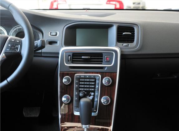 沃尔沃S60(进口) 2011款 T6 AWD 智尊版 中控类   中控台