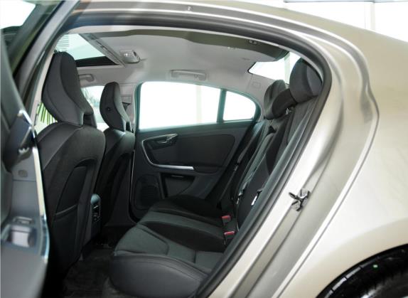 沃尔沃S60(进口) 2011款 2.0T 智尚版 车厢座椅   后排空间