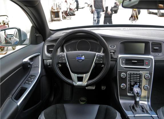 沃尔沃S60(进口) 2014款 改款 T5 个性运动版 中控类   驾驶位